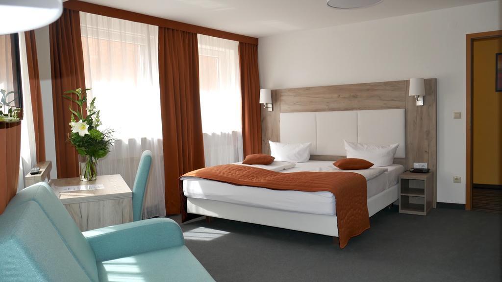 Komfort Hotel Лудвигсбург Екстериор снимка