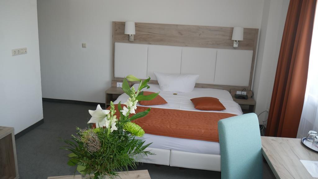 Komfort Hotel Лудвигсбург Екстериор снимка