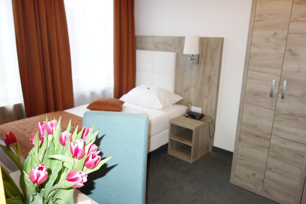 Komfort Hotel Лудвигсбург Екстериор снимка